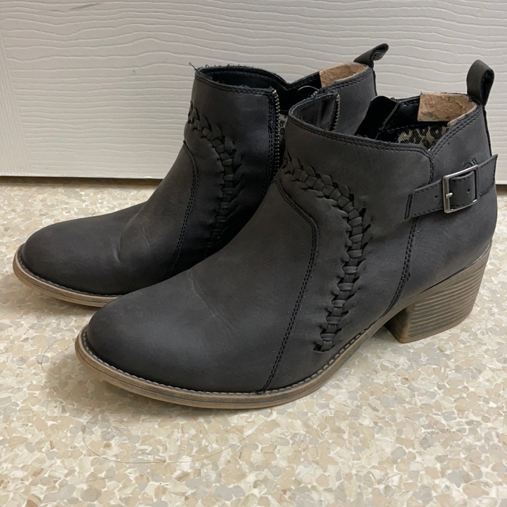 Billabong Gray Ankle Booties